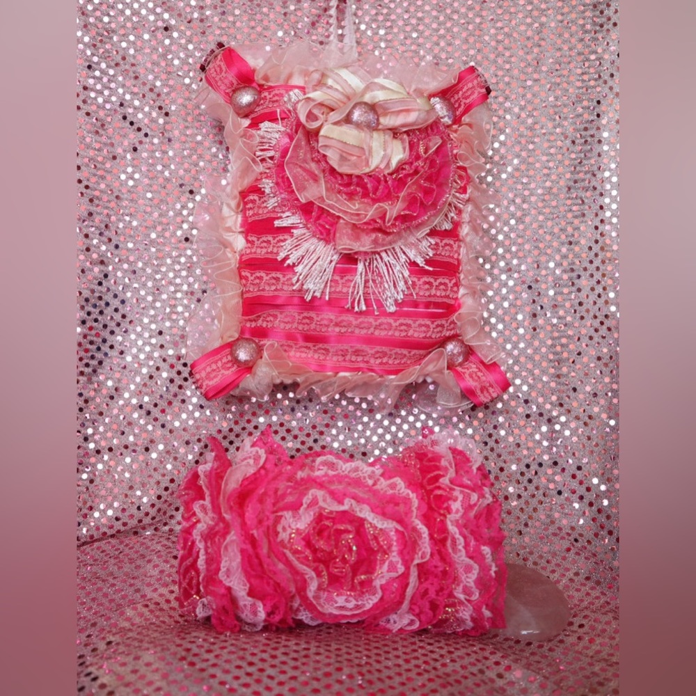 Hand Crafted Passionate Embrace Pillow Passion Flower Aroma - Picture 3 of 14